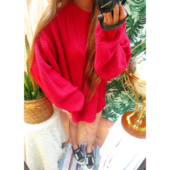 Vintage Sweaters - Vintage electric red oversized cable knit sweater 🍄